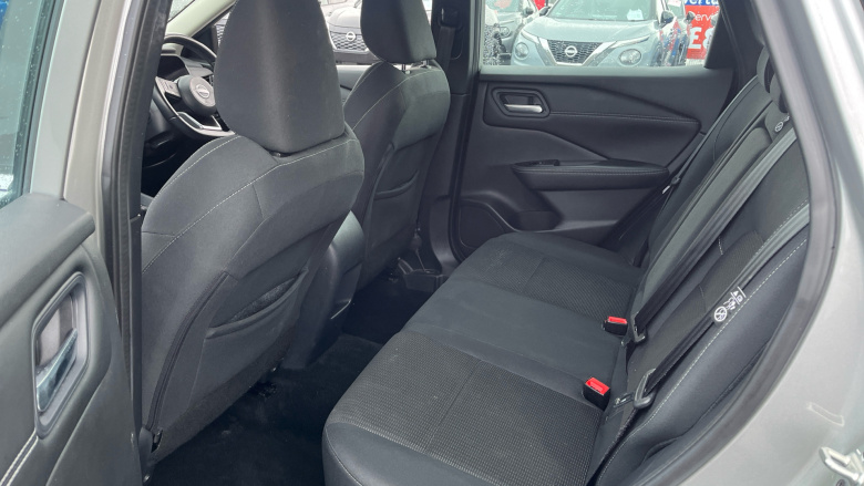 Nissan Qashqai 1.3 DiG-T MH Acenta Premium 5dr Petrol Hatchback